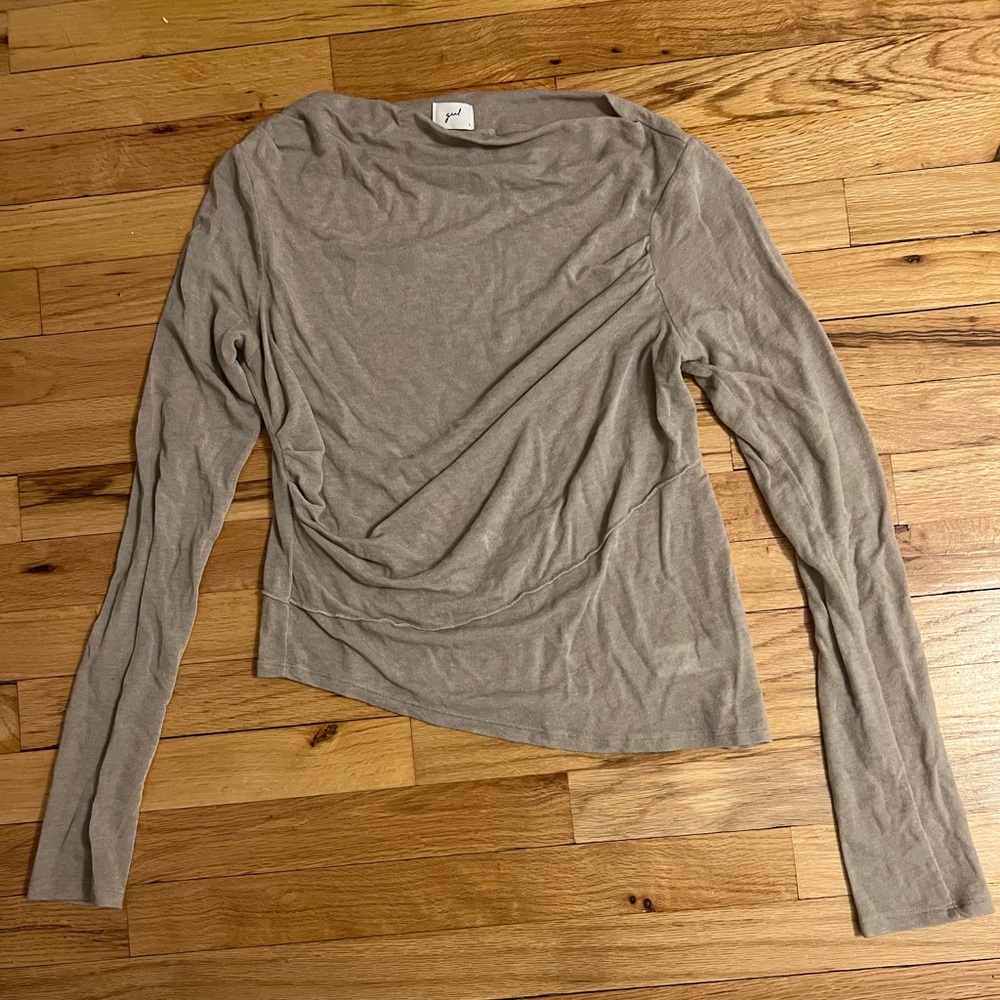 Geel “Drew” top